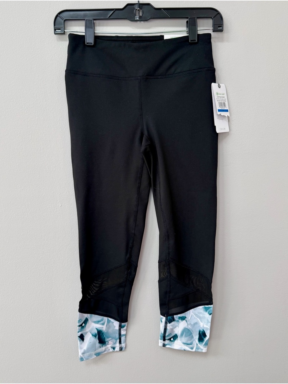 Athletic Women’s Gaiam OM Align Capri Isabella Print